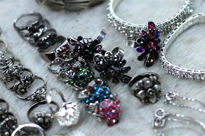 飾品加盟選擇多，如何尋找好品牌及珠寶首飾批發策略